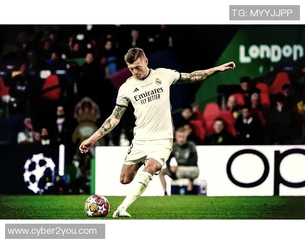 克罗斯的足球之路：从青涩少年到世界顶级中场的辉煌历程