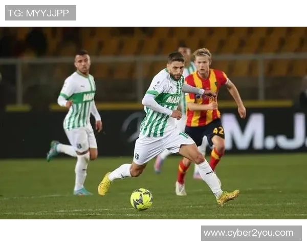 沙尔克与柏林迪纳摩激战在即球迷期待精彩对决与历史交锋